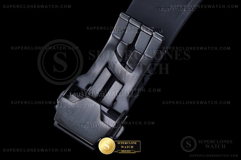 Hublot Ref. HUB0468A BBF - Crown Guard & Dial Lume Verification (Photo 10 of 26)