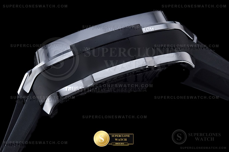 Hublot Ref. HUB0468A BBF - On-Wrist Presence & Case Thickness View (Photo 15 of 26)