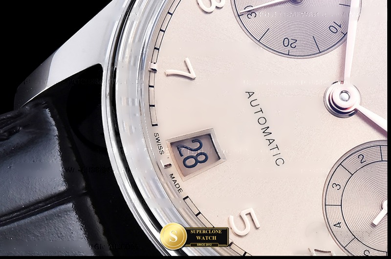 IWC Schaffhausen Ref. IWC0559C APSF - On-Wrist Presence & Case Thickness View (Photo 7 of 28)