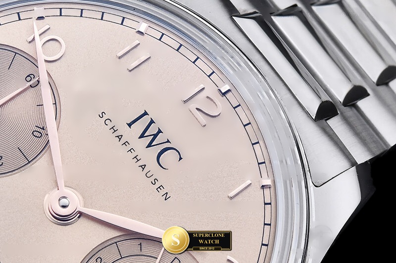 IWC Schaffhausen Ref. IWC0562B APSF - On-Wrist Presence & Case Thickness View (Photo 7 of 29)