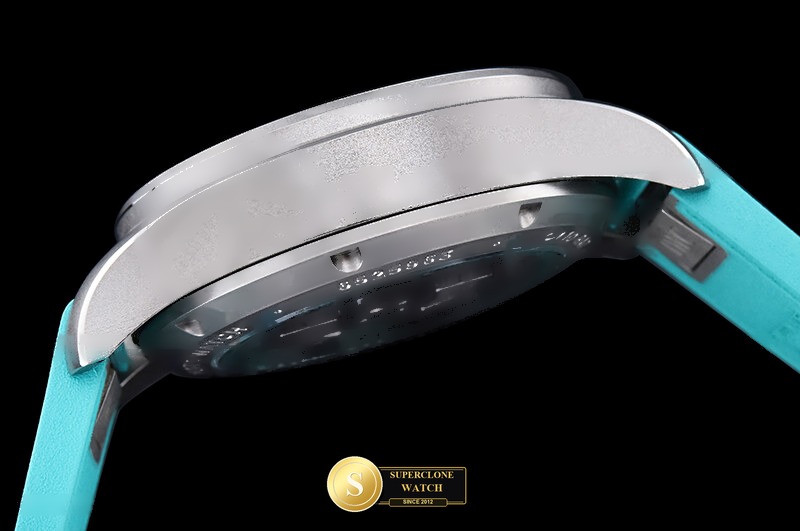 IWC Schaffhausen Ref. IW388108 APSF - On-Wrist Presence & Case Thickness View (Photo 17 of 29)