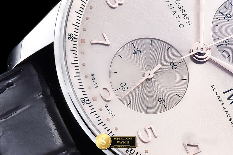 IWC Schaffhausen Ref. IWC0582D OCTA - On-Wrist Presence & Case Thickness View (Photo 7 of 28)