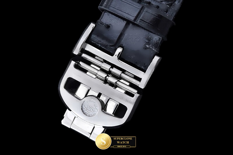 IWC Schaffhausen Ref. IWC0582D OCTA - On-Wrist Presence & Case Thickness View (Photo 13 of 28)