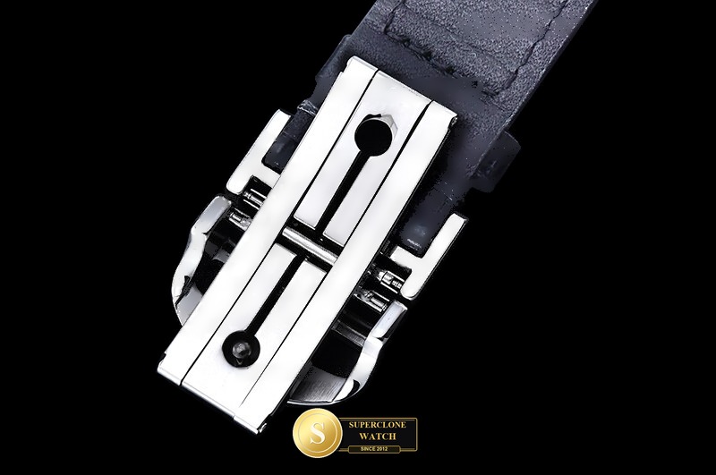 IWC Schaffhausen Ref. IWC0582D OCTA - On-Wrist Presence & Case Thickness View (Photo 15 of 28)