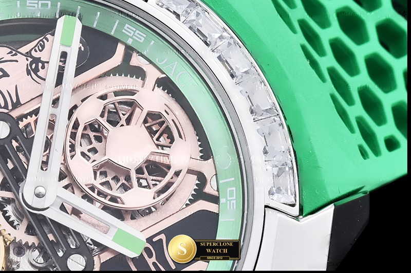 Jacob & Co. Ref. JAC009B TWF - Lateral Bezel & Sapphire Crystal Profile (Photo 6 of 17)