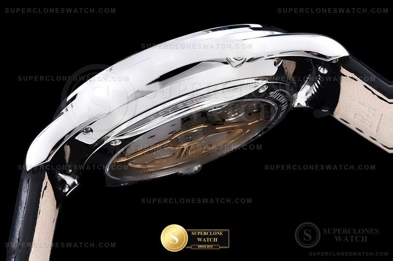 Jaeger-LeCoultre Ref. JL208A APSF - On-Wrist Presence & Case Thickness View (Photo 15 of 25)