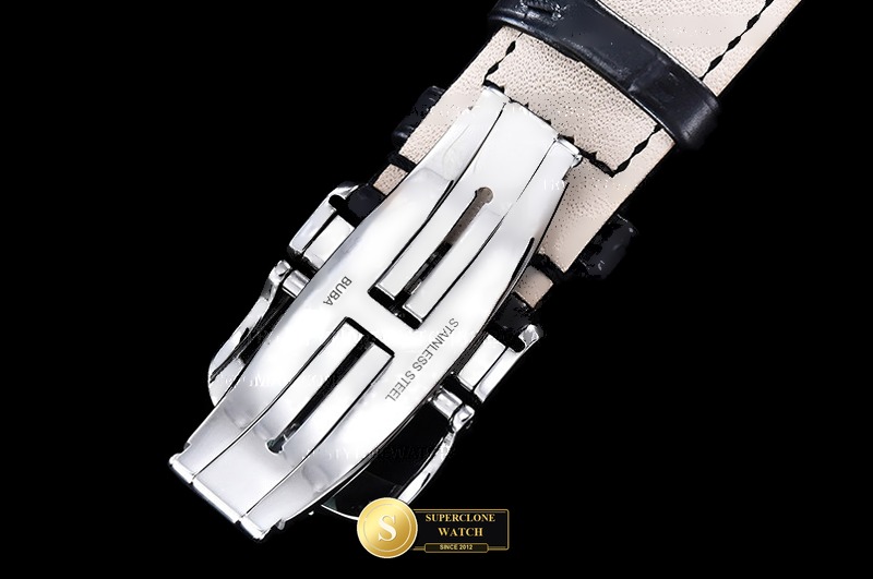 Jaeger-LeCoultre Ref. JL208C APSF - On-Wrist Presence & Case Thickness View (Photo 13 of 25)