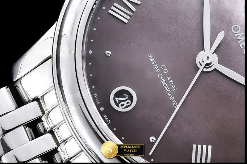 Omega Ref. OMG0870C VSF - On-Wrist Presence & Case Thickness View (Photo 7 of 24)
