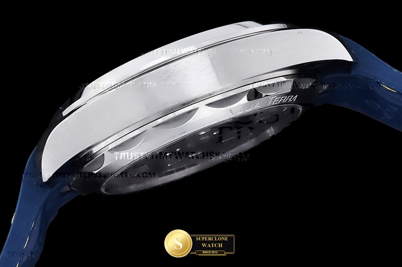 Omega Ref. OMG0884 VSF - On-Wrist Presence & Case Thickness View (Photo 17 of 28)