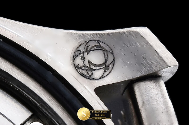 Omega Ref. OMG0890 VSF - On-Wrist Presence & Case Thickness View (Photo 27 of 33)