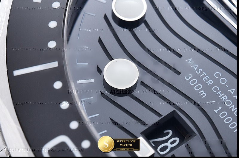 Omega Ref. OMG0894 VSF - On-Wrist Presence & Case Thickness View (Photo 11 of 32)