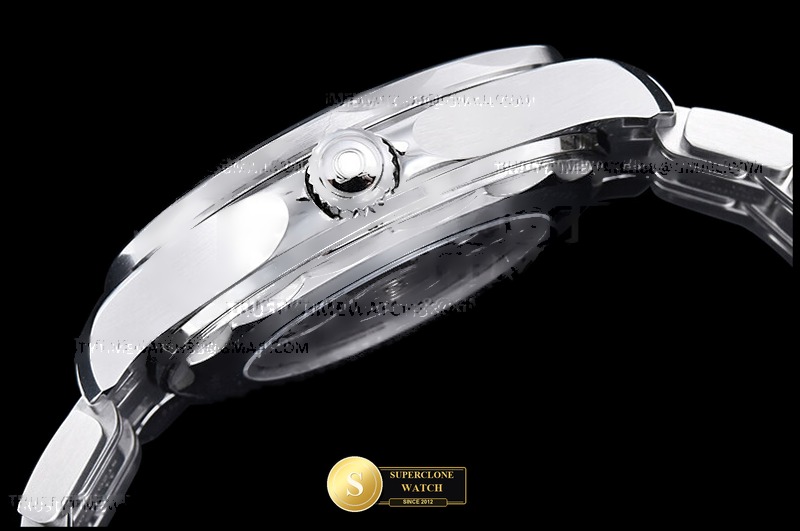 Omega Ref. OMG0894 VSF - On-Wrist Presence & Case Thickness View (Photo 17 of 32)