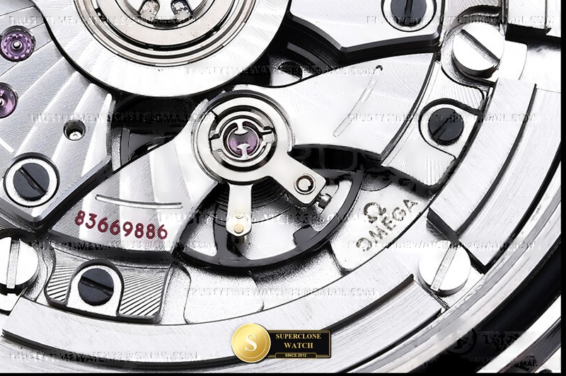 Omega Ref. OMG0894 VSF - On-Wrist Presence & Case Thickness View (Photo 27 of 32)