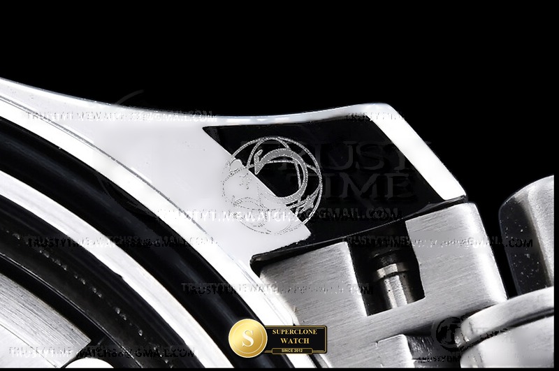 Omega Ref. OMG0894 VSF - On-Wrist Presence & Case Thickness View (Photo 29 of 32)