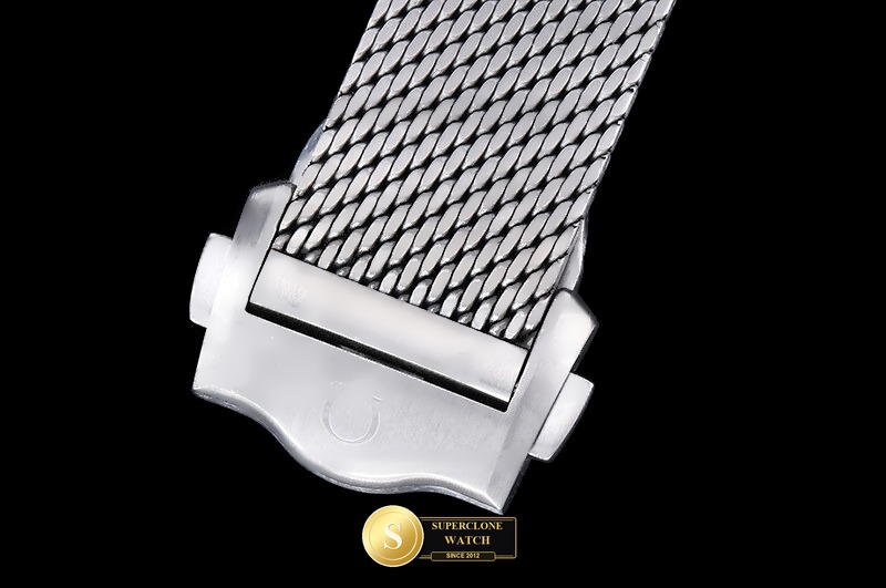 Omega Ref. OMG0903 VSF - On-Wrist Presence & Case Thickness View (Photo 15 of 33)