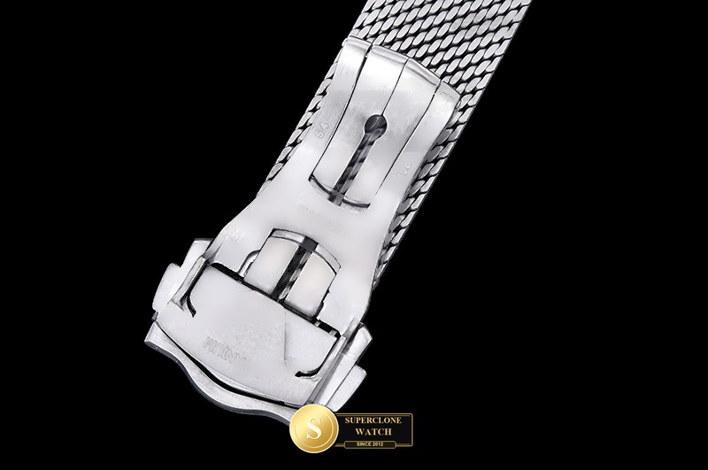 Omega Ref. OMG0903 VSF - On-Wrist Presence & Case Thickness View (Photo 17 of 33)