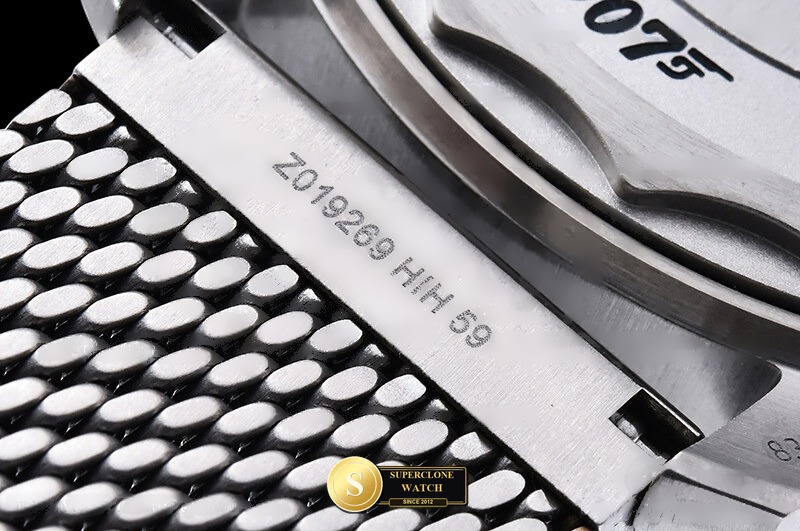 Omega Ref. OMG0903 VSF - Crown Guard & Dial Lume Verification (Photo 18 of 33)