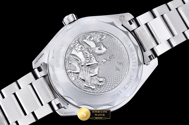 Omega Ref. OMG0904B N1F - On-Wrist Presence & Case Thickness View (Photo 17 of 29)
