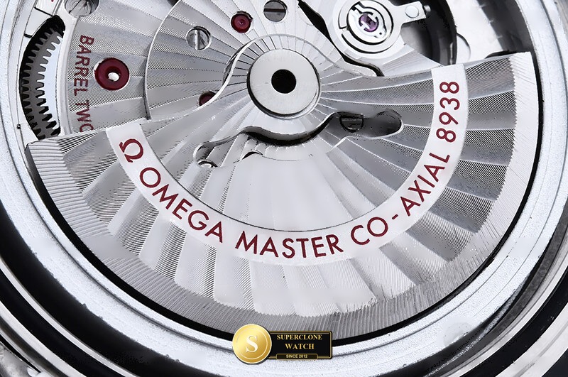 Omega Ref. OMG0904B N1F - On-Wrist Presence & Case Thickness View (Photo 21 of 29)