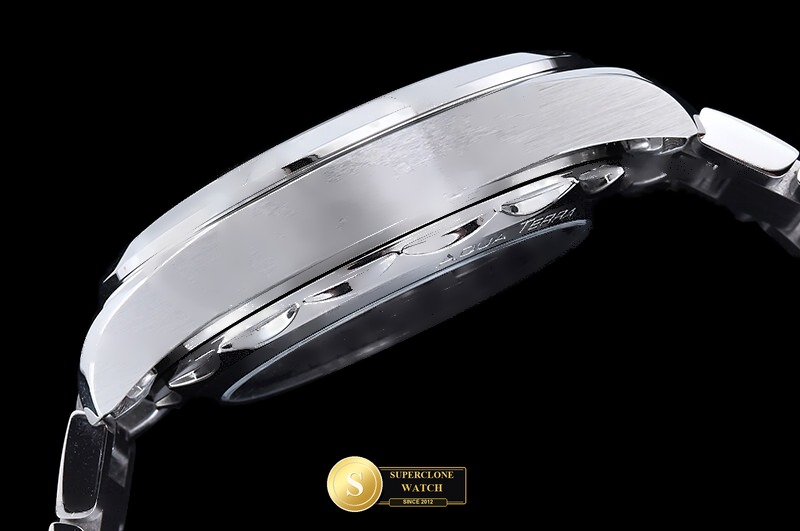 Omega Ref. OMG0904C N1F - On-Wrist Presence & Case Thickness View (Photo 15 of 29)