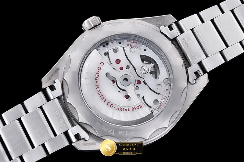 Omega Ref. OMG0904E N1F - On-Wrist Presence & Case Thickness View (Photo 17 of 28)