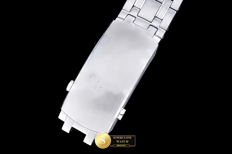 Omega Ref. OMG0905B N1F - On-Wrist Presence & Case Thickness View (Photo 15 of 32)