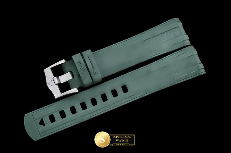 Omega Ref. OMG0909 VSF - On-Wrist Presence & Case Thickness View (Photo 35 of 36)