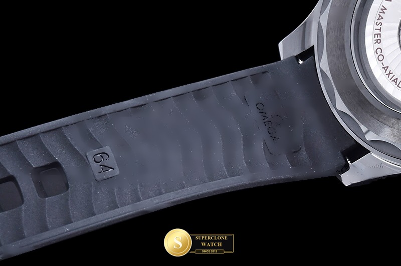 Omega Ref. OMG0911 VSF - On-Wrist Presence & Case Thickness View (Photo 17 of 32)