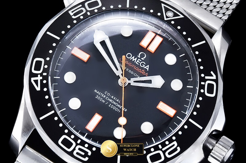 Omega Ref. OMG0913 VSF - Lug-to-Lug & Rehaut Engraving View (Photo 5 of 32)