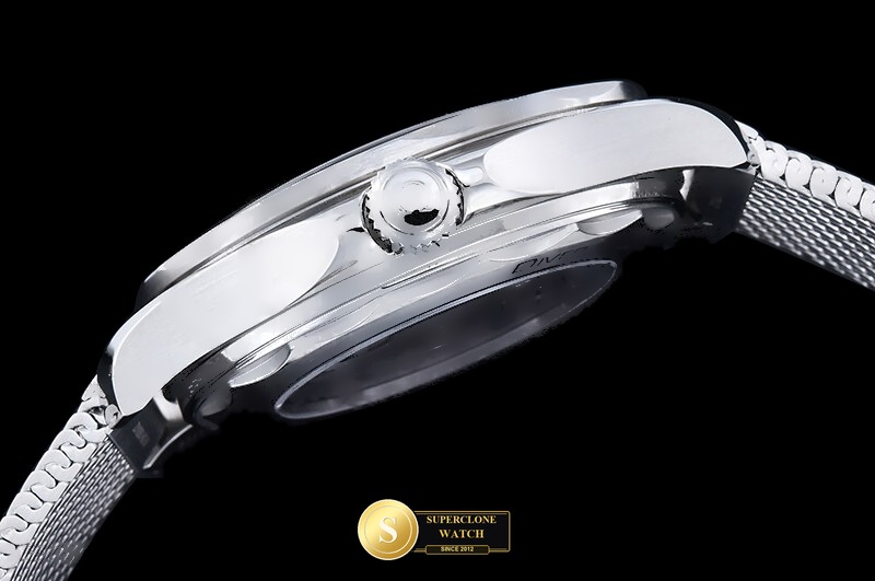 Omega Ref. OMG0913 VSF - On-Wrist Presence & Case Thickness View (Photo 15 of 32)