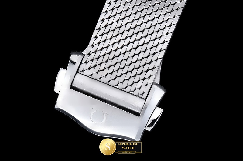 Omega Ref. OMG0916 ORF - On-Wrist Presence & Case Thickness View (Photo 11 of 37)