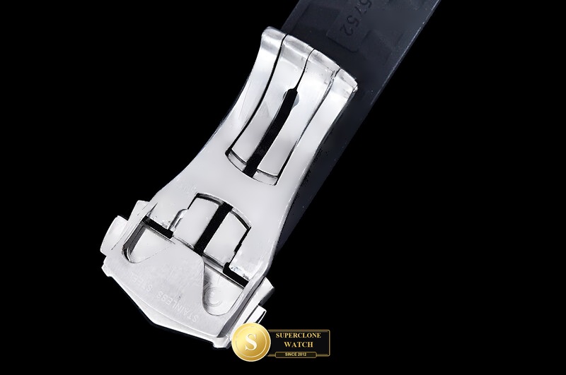 Omega Ref. OMG0916 ORF - On-Wrist Presence & Case Thickness View (Photo 35 of 37)