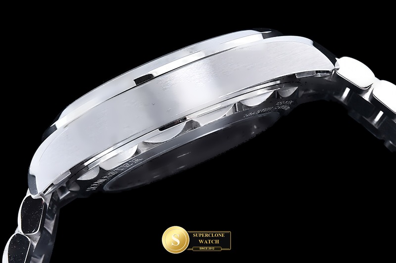 Omega Ref. OMGACC022A ORF - On-Wrist Presence & Case Thickness View (Photo 11 of 24)