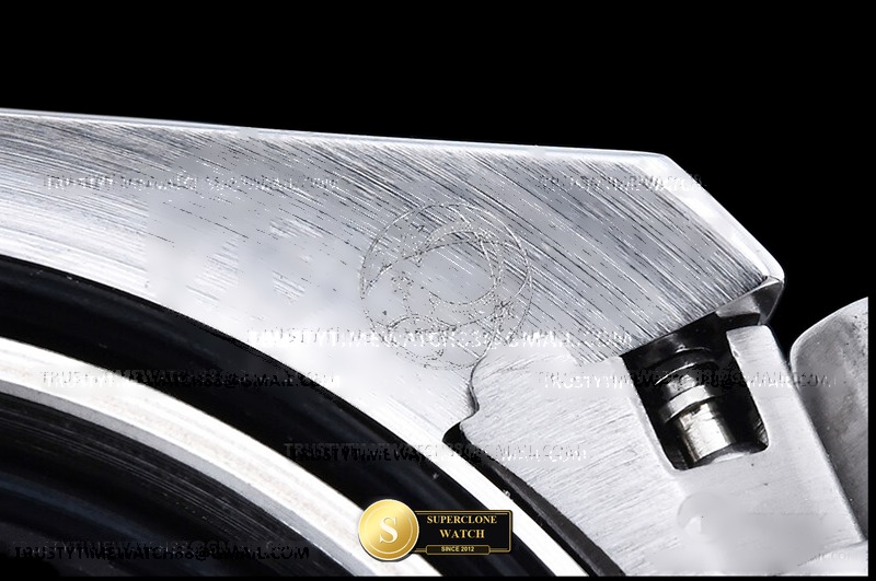 Omega Ref. OMG0922 VSF - On-Wrist Presence & Case Thickness View (Photo 21 of 29)