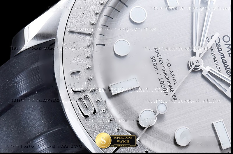 Omega Ref. OMG0924B ORF - On-Wrist Presence & Case Thickness View (Photo 7 of 32)
