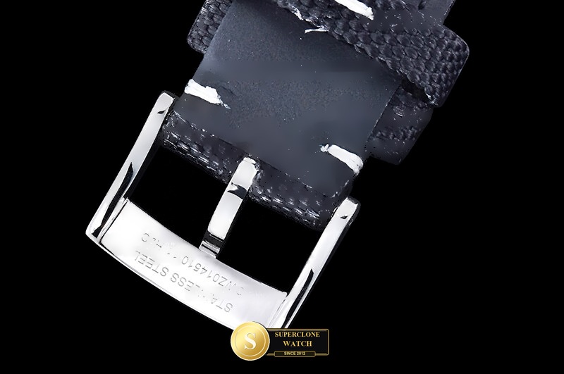 Omega Ref. OMG0926B SMF - On-Wrist Presence & Case Thickness View (Photo 13 of 35)