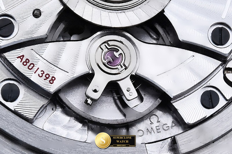 Omega Ref. OMG0929B ORF - On-Wrist Presence & Case Thickness View (Photo 29 of 34)