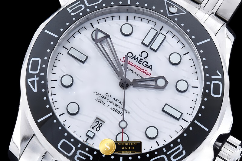 Omega Ref. OMG0929C ORF - Lug-to-Lug & Rehaut Engraving View (Photo 5 of 35)