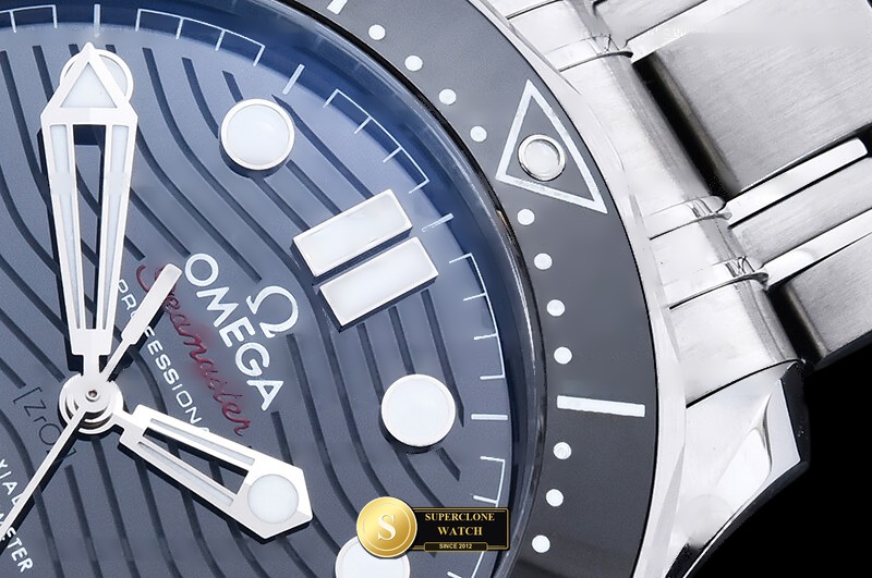 Omega Ref. OMG0929D ORF - Lateral Bezel & Sapphire Crystal Profile (Photo 6 of 35)