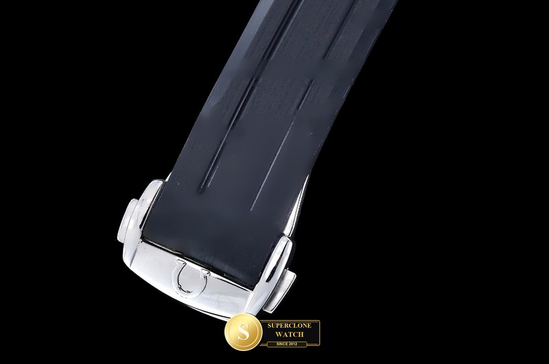 Omega Ref. OMG0948C SMF - On-Wrist Presence & Case Thickness View (Photo 13 of 27)