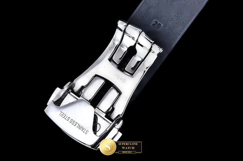 Omega Ref. OMG0948C SMF - On-Wrist Presence & Case Thickness View (Photo 15 of 27)
