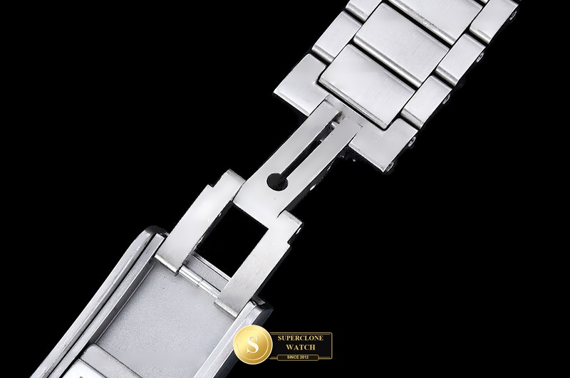 Omega Ref. OMG0933B VS+ - On-Wrist Presence & Case Thickness View (Photo 17 of 40)