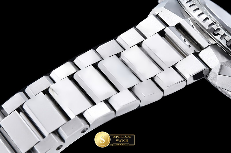 Omega Ref. OMG0933B VS+ - Crown Guard & Dial Lume Verification (Photo 18 of 40)
