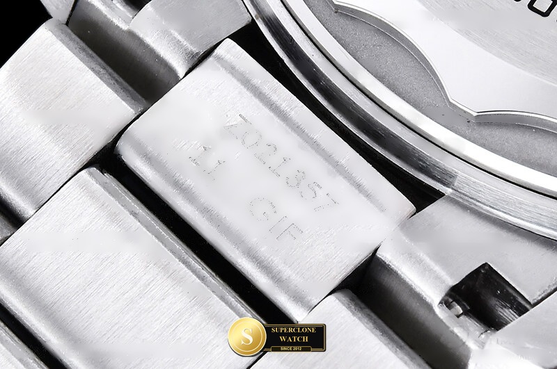 Omega Ref. OMG0933B VS+ - On-Wrist Presence & Case Thickness View (Photo 19 of 40)
