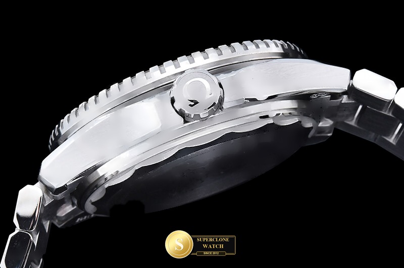 Omega Ref. OMG0933B VS+ - On-Wrist Presence & Case Thickness View (Photo 21 of 40)