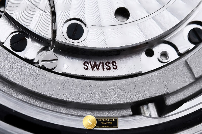 Omega Ref. OMG0933B VS+ - On-Wrist Presence & Case Thickness View (Photo 31 of 40)