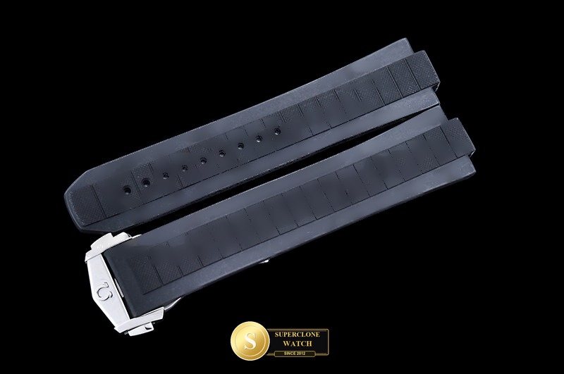 Omega Ref. OMG0933B VS+ - On-Wrist Presence & Case Thickness View (Photo 35 of 40)