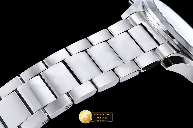 Omega Ref. OMG0937B VSF - On-Wrist Presence & Case Thickness View (Photo 13 of 29)