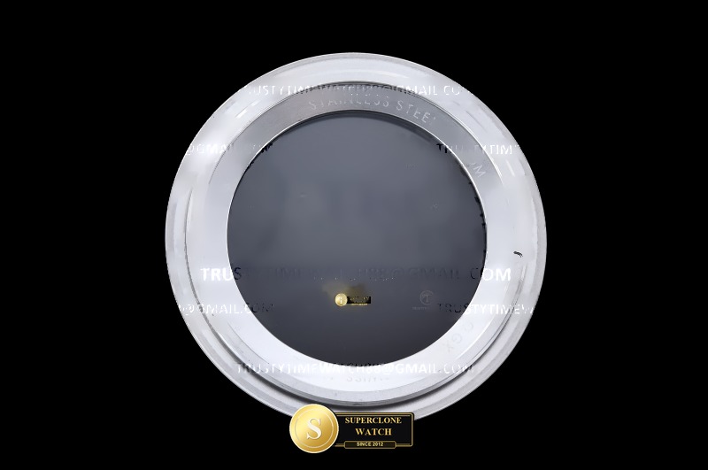 Omega Ref. OMG0938B ORF - On-Wrist Presence & Case Thickness View (Photo 35 of 37)