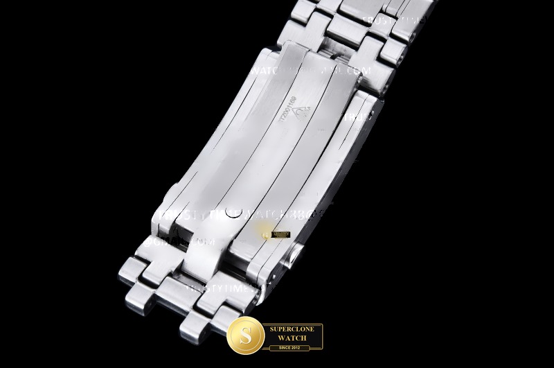 Omega Ref. OMG0938C ORF - On-Wrist Presence & Case Thickness View (Photo 15 of 37)